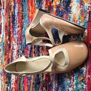 Clifford & Wills Vintage Tan Leather Dancing Heels With Strappy Vamp Sz 6